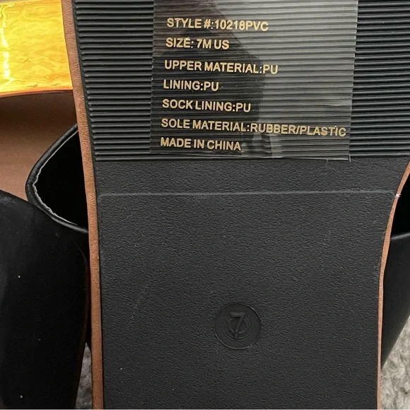 Pink and black sandals - Picture 2 of 2